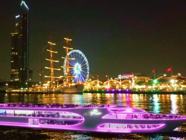 The Planet Luxury Halal Food Bangkok Dinner Cruise