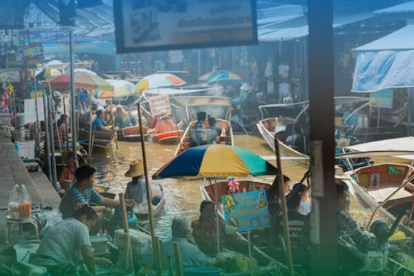 Damnoen Saduak Floating Market  and Meklong Railway Market Join Tour