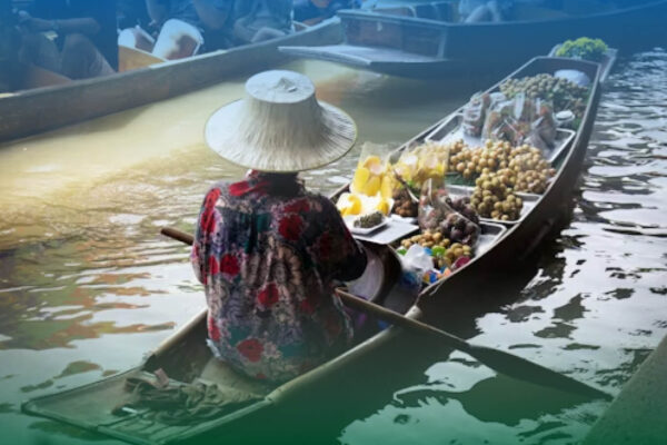 Damnoen Saduak Floating Market  and Meklong Railway Market Join Tour