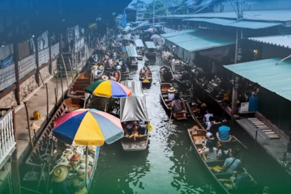 Damnoen Saduak Floating Market  and Meklong Railway Market Join Tour